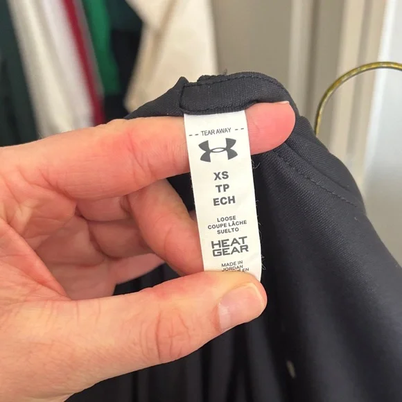 Under Armour Men's black Performance hoodie - Picture 2 of 2